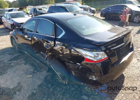 2015 Nissan Altima 2.5 S z USA, uszkodzony, nr VIN 1N4AL3APXFC582176